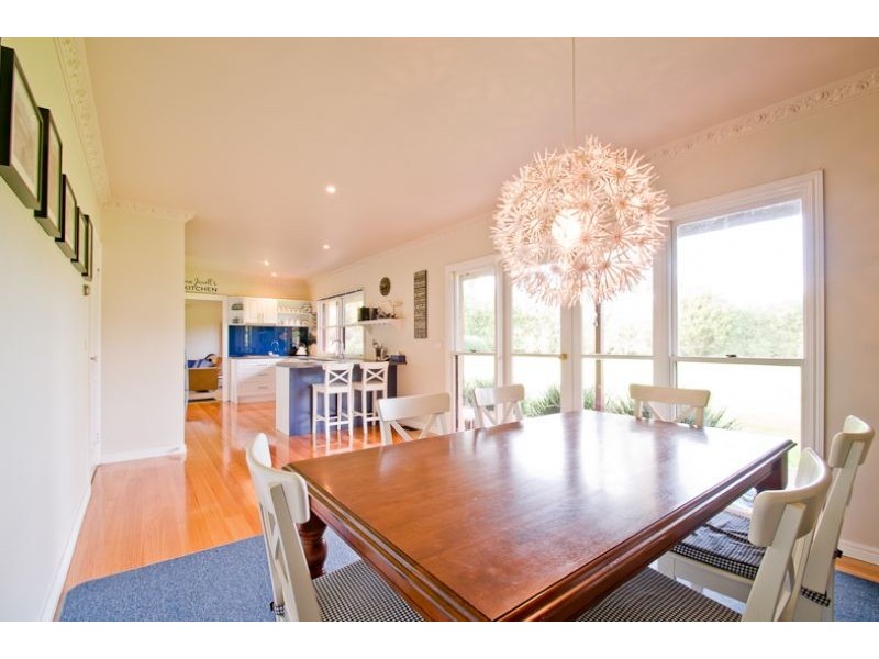 6 Robyn Court, Drouin VIC 3818