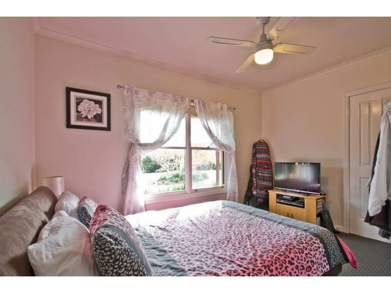 6 Robyn Court, Drouin VIC 3818