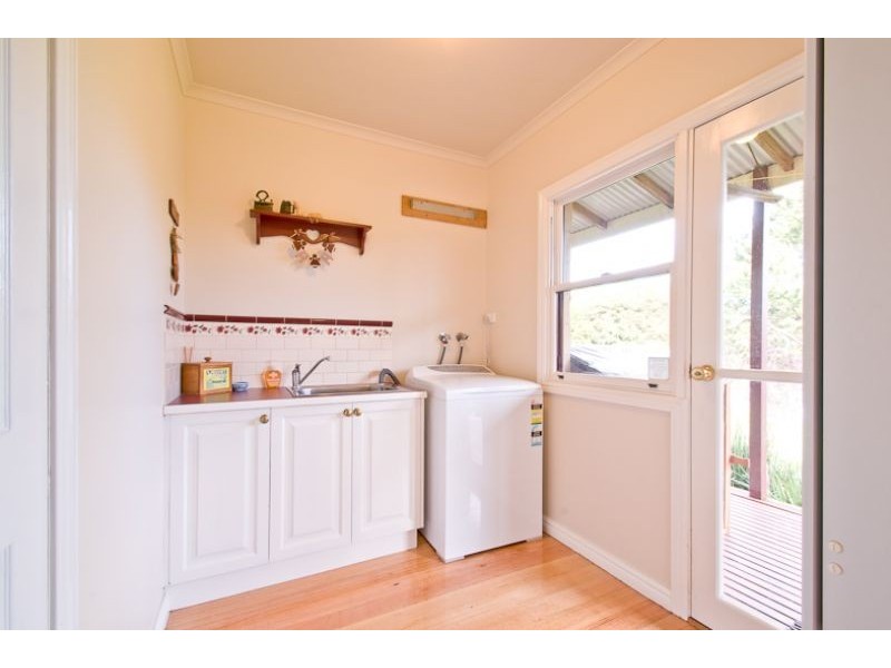 6 Robyn Court, Drouin VIC 3818