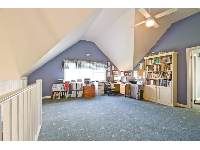 6 Robyn Court, Drouin VIC 3818