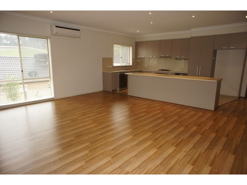 20 Valleyview Grove, Drouin VIC 3818