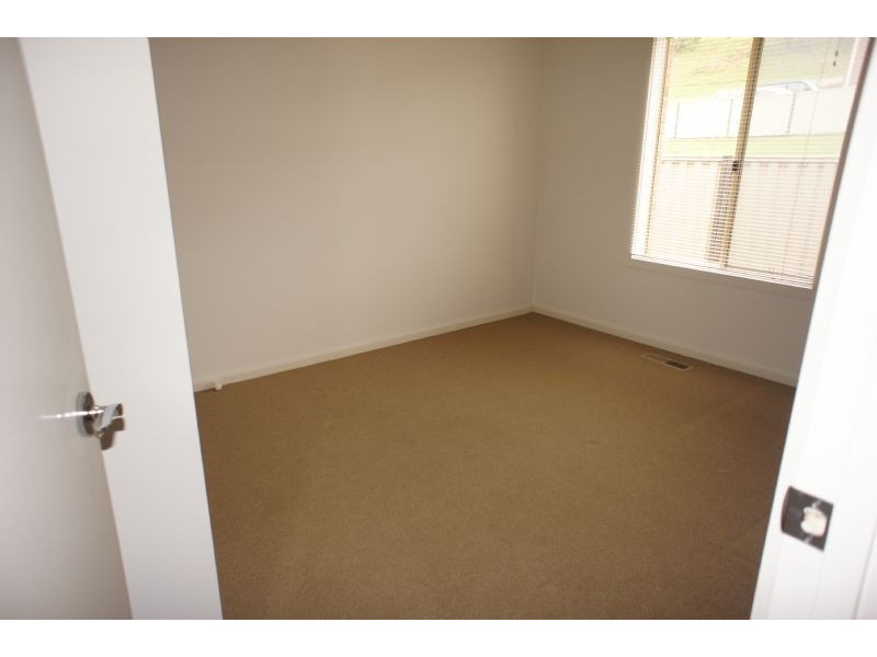 20 Valleyview Grove, Drouin VIC 3818