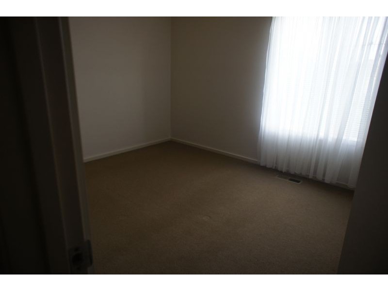 20 Valleyview Grove, Drouin VIC 3818