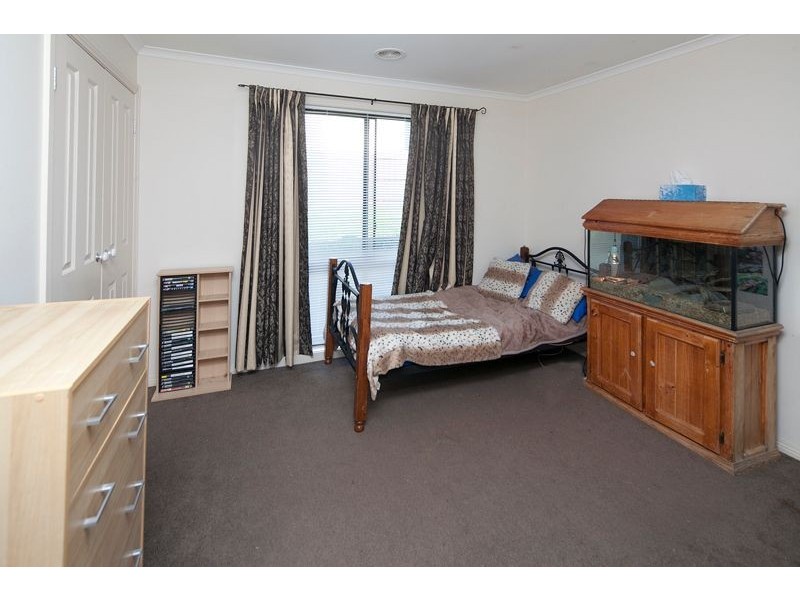 20 Clifford Drive, Drouin VIC 3818