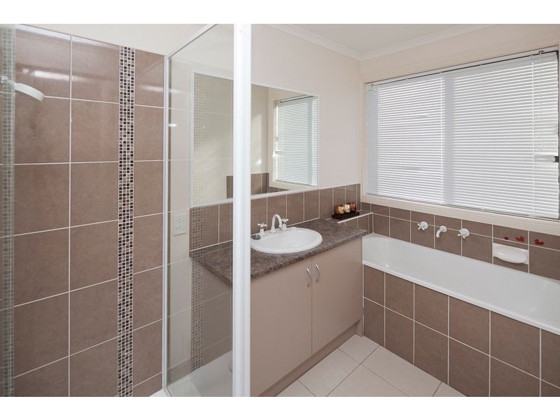 20 Clifford Drive, Drouin VIC 3818