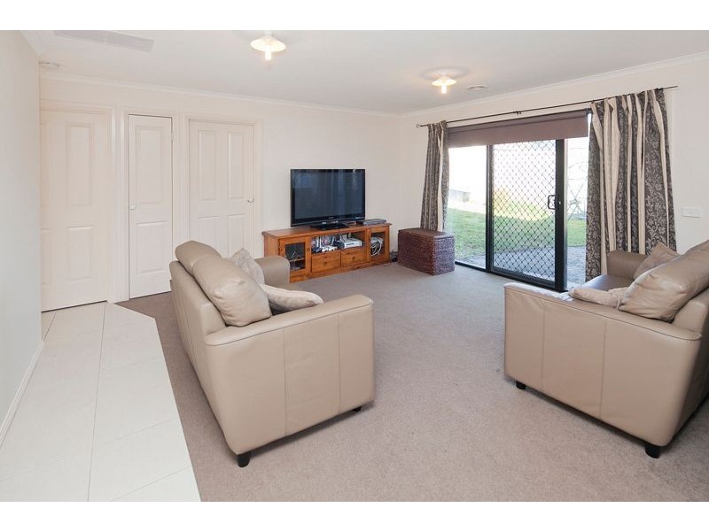 20 Clifford Drive, Drouin VIC 3818