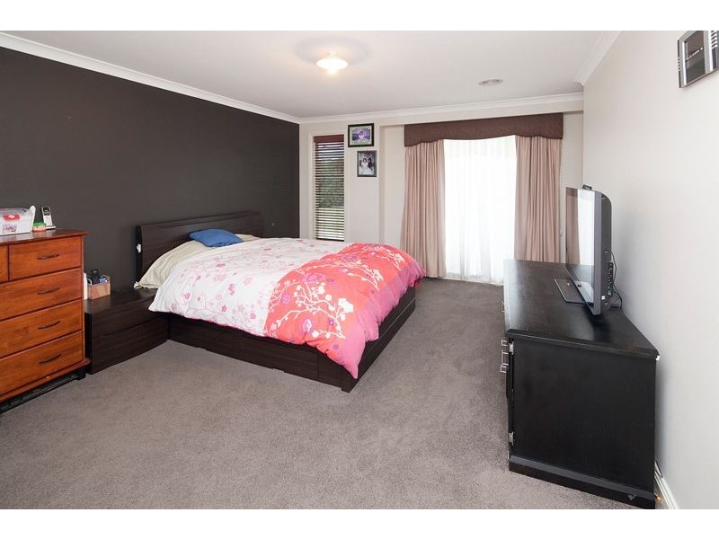 69 Walker Drive, Drouin VIC 3818