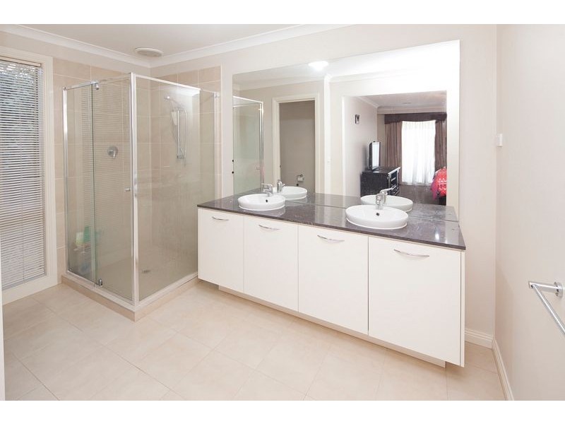 69 Walker Drive, Drouin VIC 3818