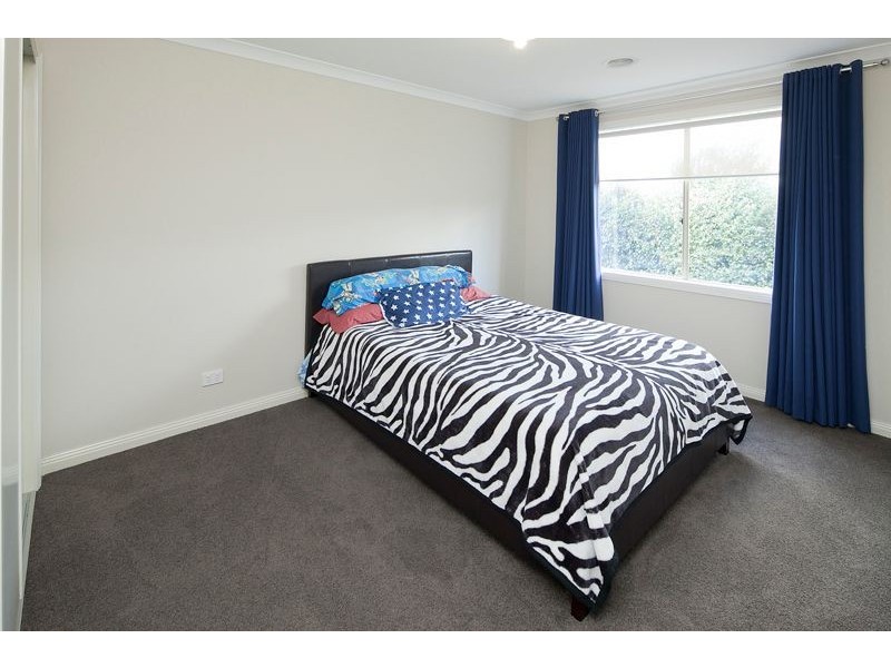 69 Walker Drive, Drouin VIC 3818