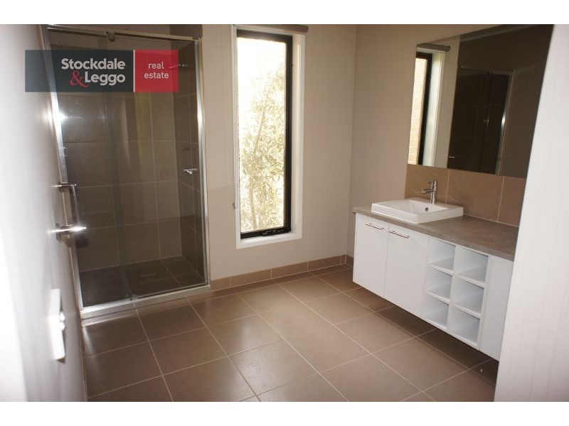 20 Mineral Court, Drouin VIC 3818