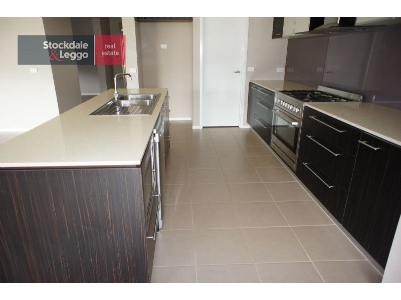 20 Mineral Court, Drouin VIC 3818