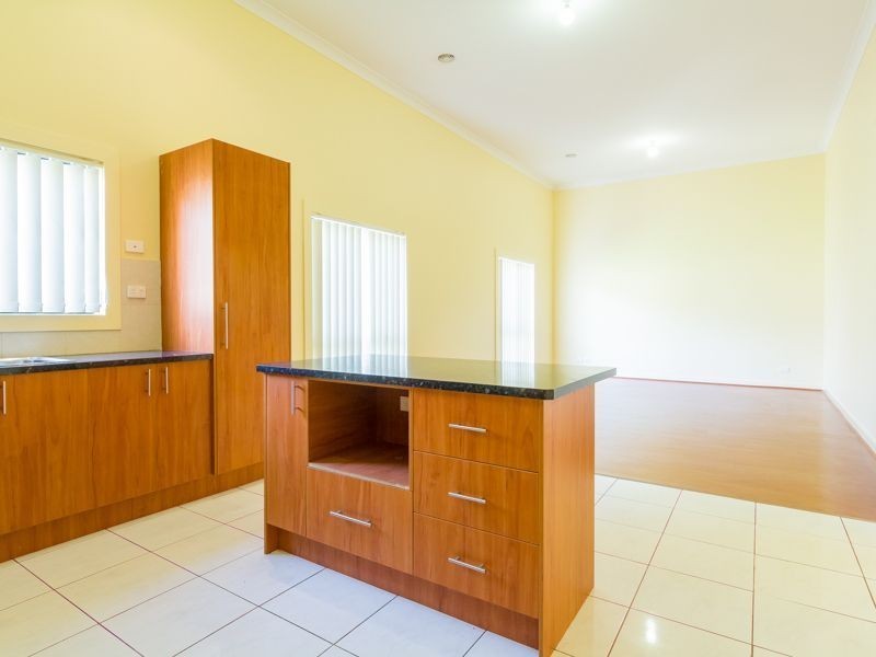 2 Burrita Court, Drouin VIC 3818