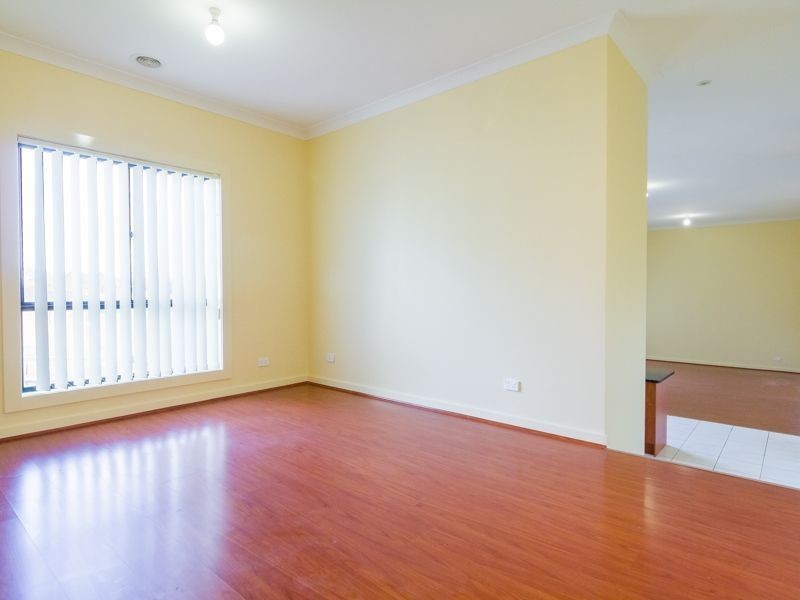 2 Burrita Court, Drouin VIC 3818
