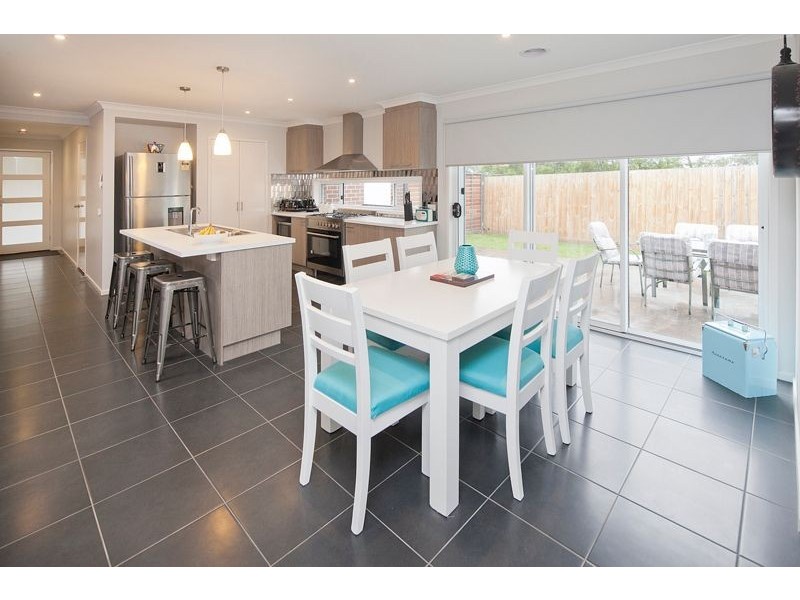 25 Holland Street, Drouin VIC 3818