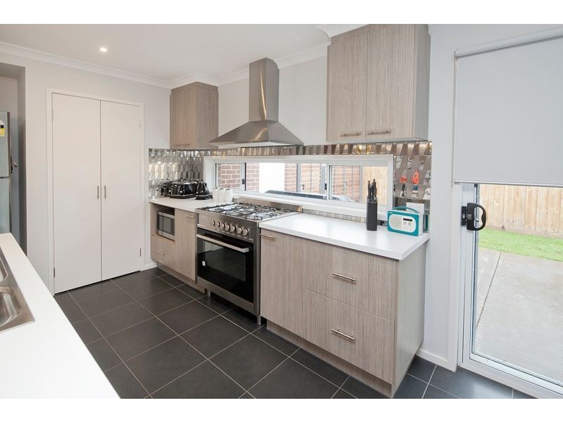 25 Holland Street, Drouin VIC 3818