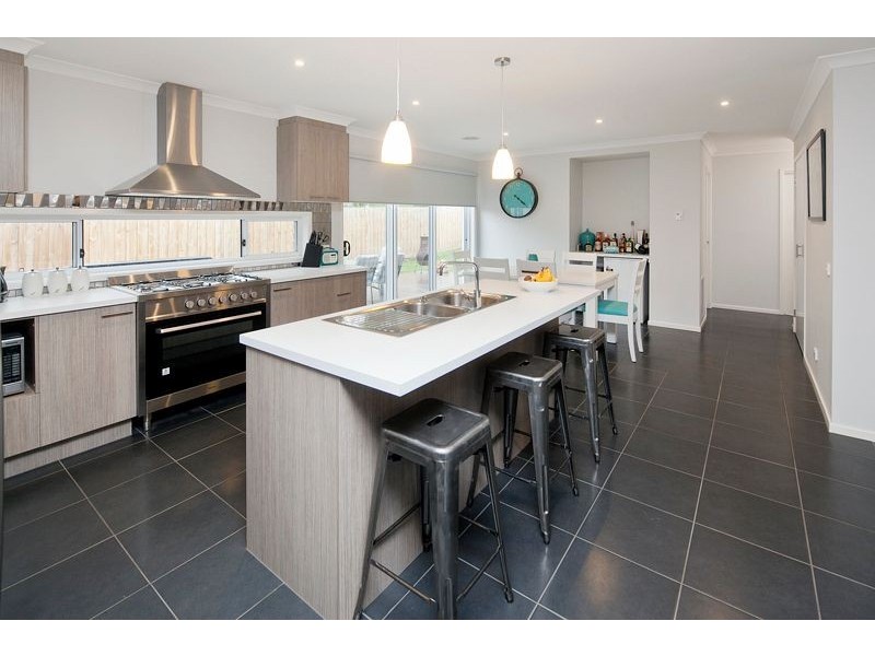 25 Holland Street, Drouin VIC 3818