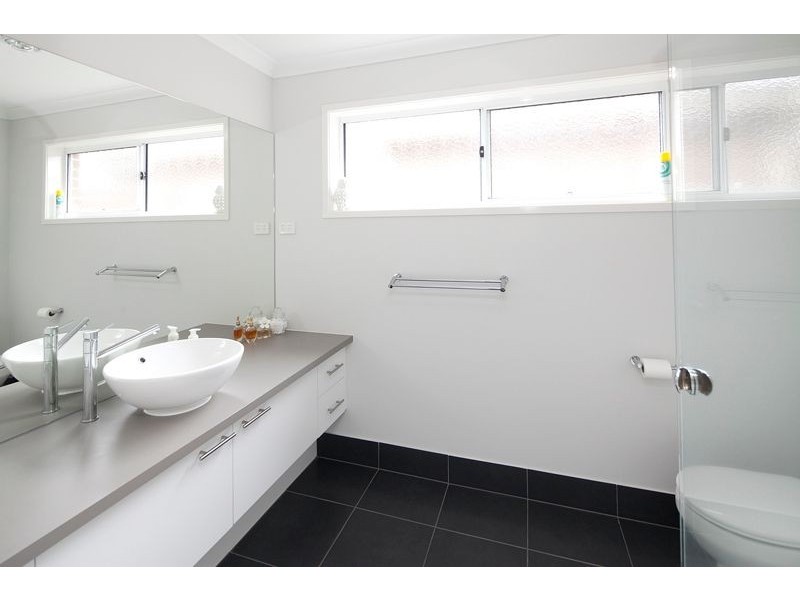 25 Holland Street, Drouin VIC 3818