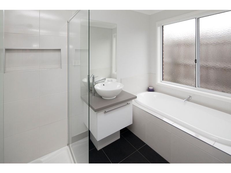 25 Holland Street, Drouin VIC 3818