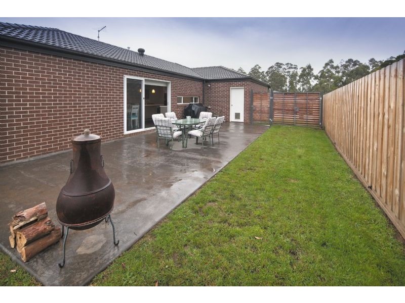 25 Holland Street, Drouin VIC 3818