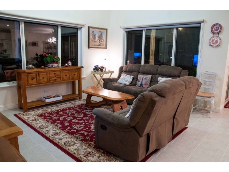 11 Wordsworth Court, Drouin VIC 3818