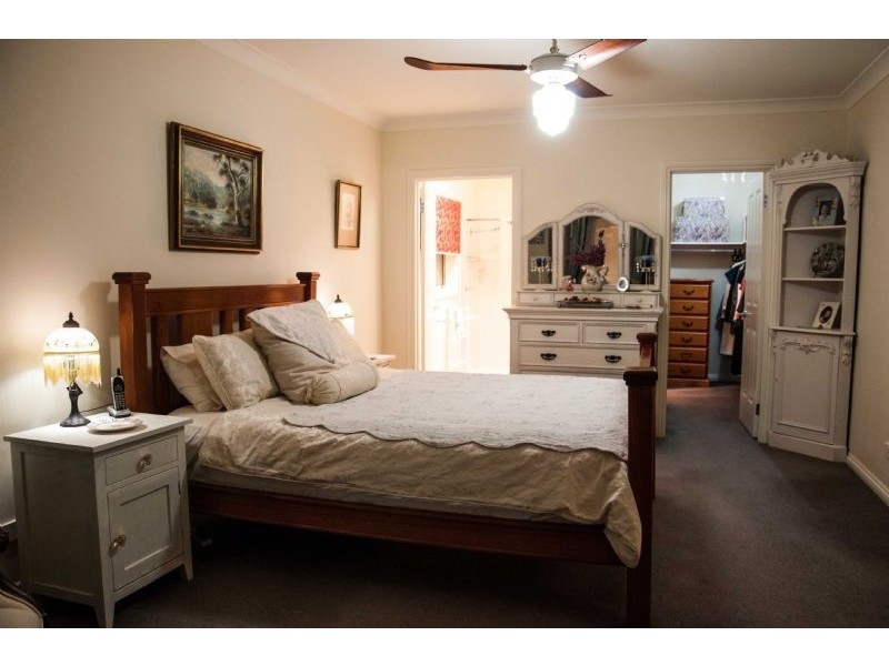 11 Wordsworth Court, Drouin VIC 3818