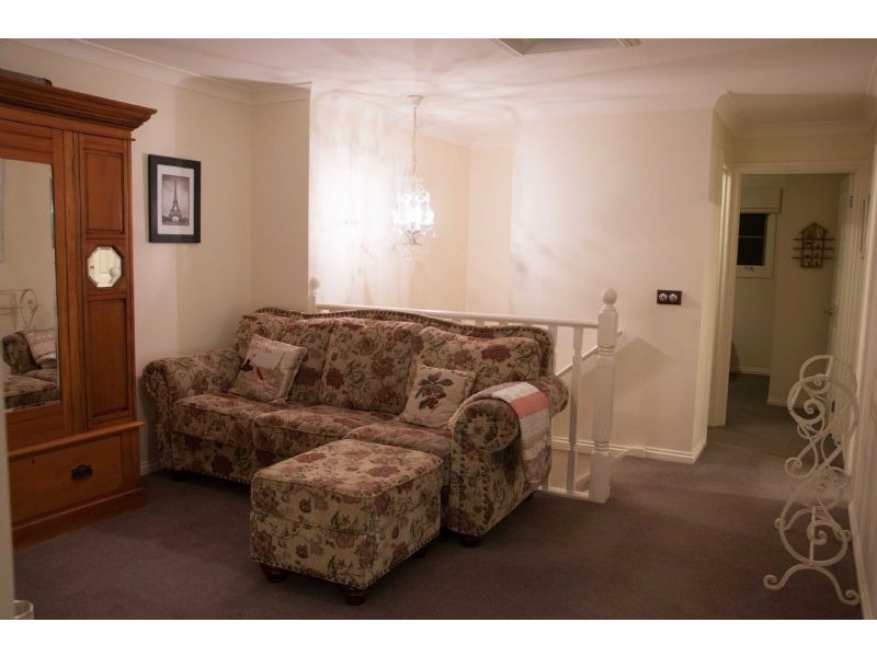 11 Wordsworth Court, Drouin VIC 3818