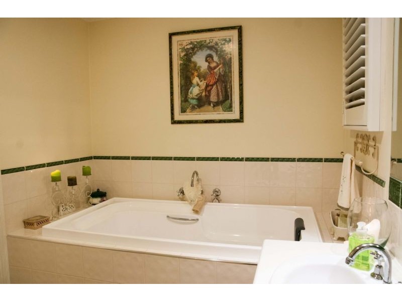 11 Wordsworth Court, Drouin VIC 3818