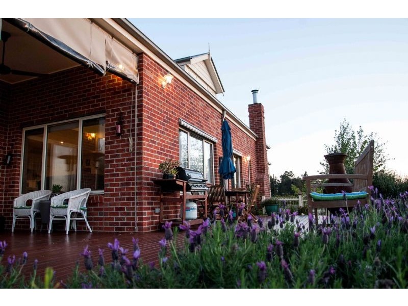 11 Wordsworth Court, Drouin VIC 3818