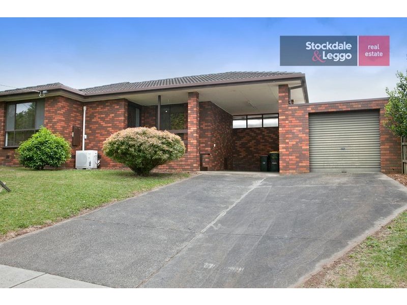 17 Monaghan Avenue, Drouin VIC 3818