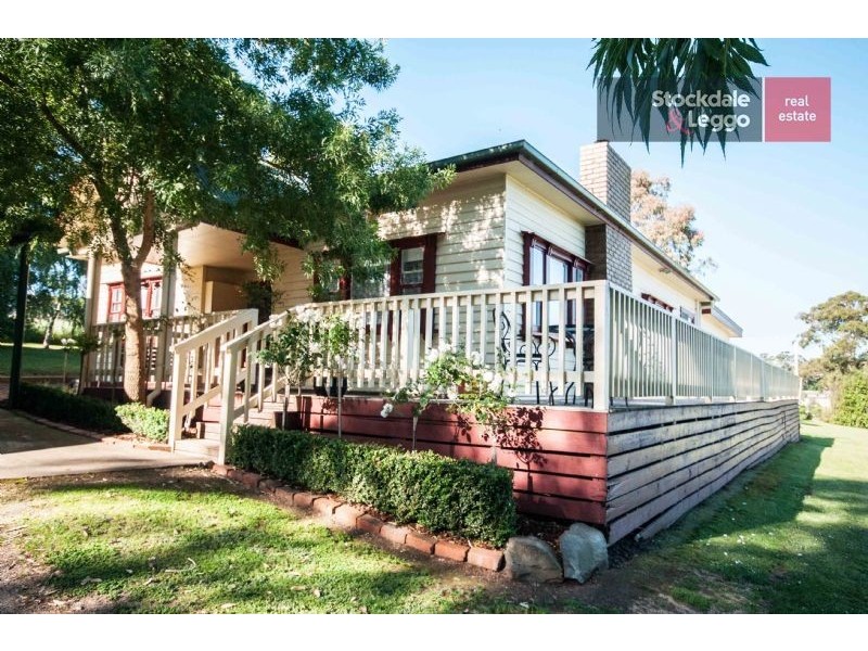 18 Bunjil Drive, Drouin VIC 3818