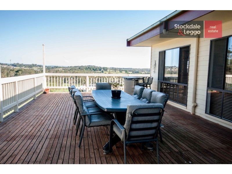 18 Bunjil Drive, Drouin VIC 3818