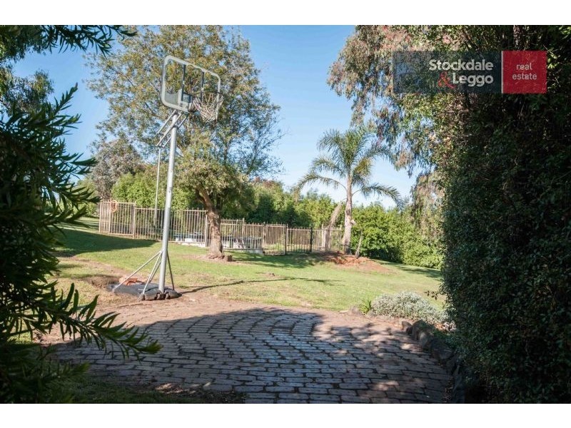 18 Bunjil Drive, Drouin VIC 3818