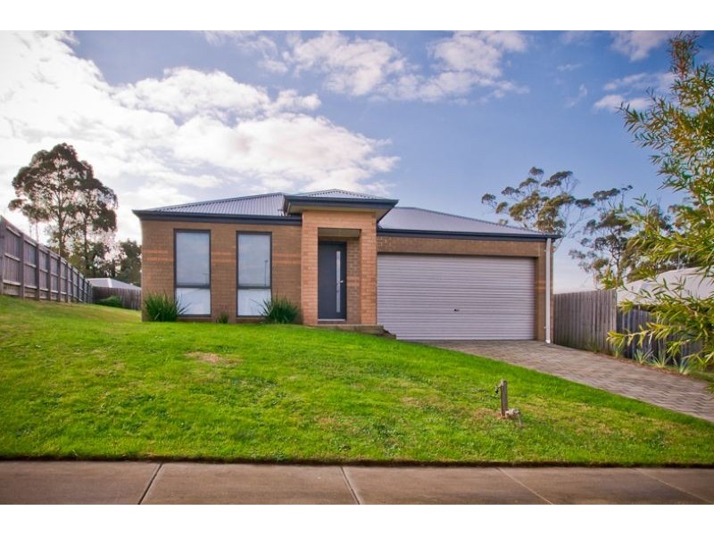 12 Sutherland Way, Drouin VIC 3818