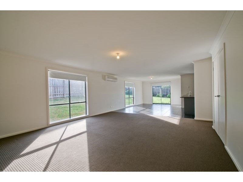 12 Sutherland Way, Drouin VIC 3818