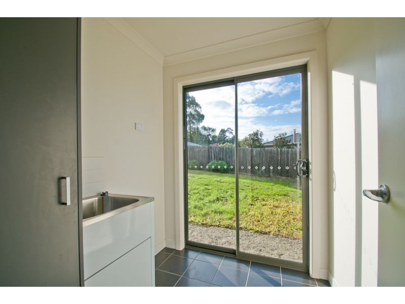 12 Sutherland Way, Drouin VIC 3818