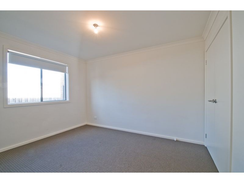 12 Sutherland Way, Drouin VIC 3818