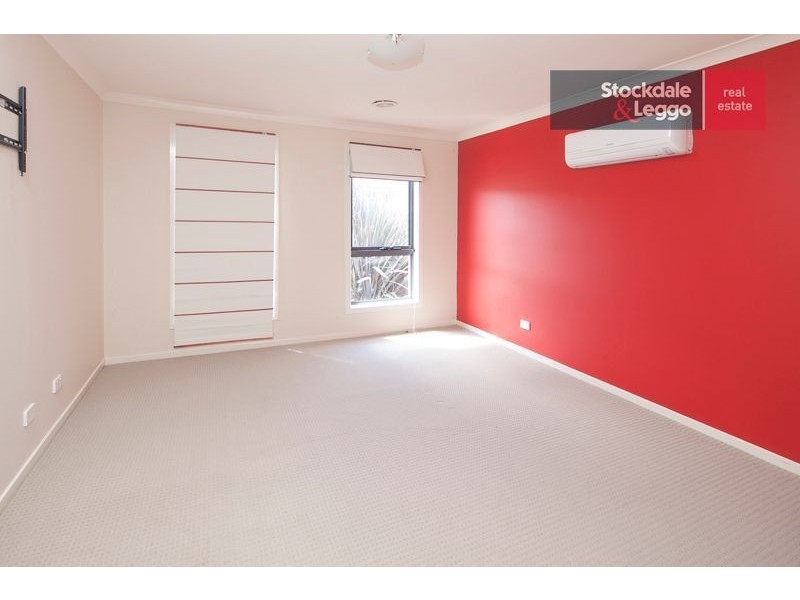 17 Lakeside Court, Drouin VIC 3818