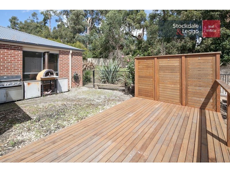 17 Lakeside Court, Drouin VIC 3818