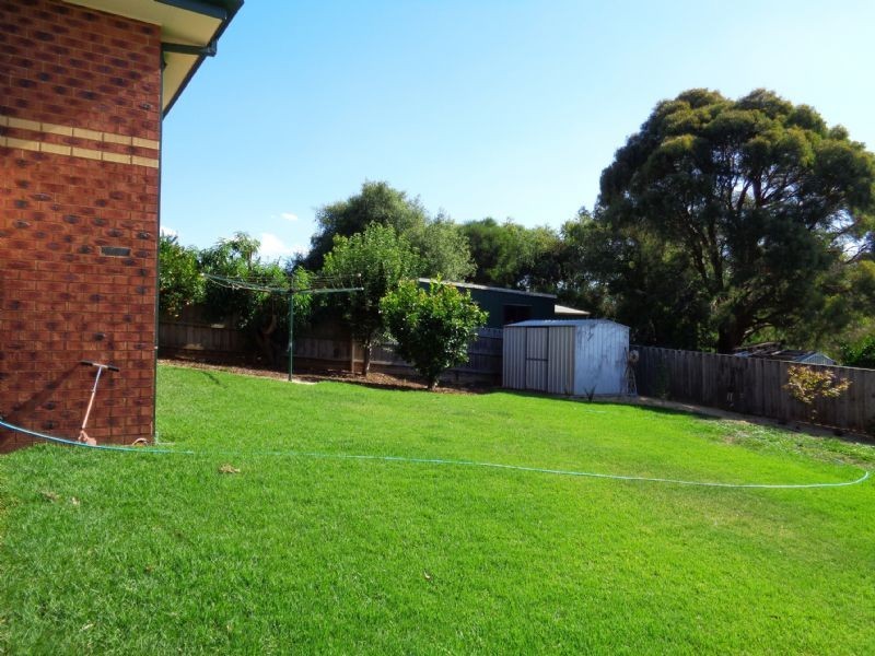 37 Darnum Street, Drouin VIC 3818