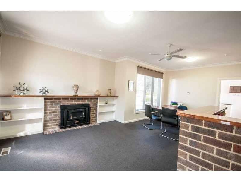 16 Sinclair Street, Drouin VIC 3818