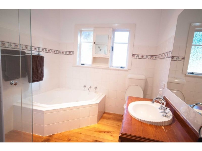 16 Sinclair Street, Drouin VIC 3818