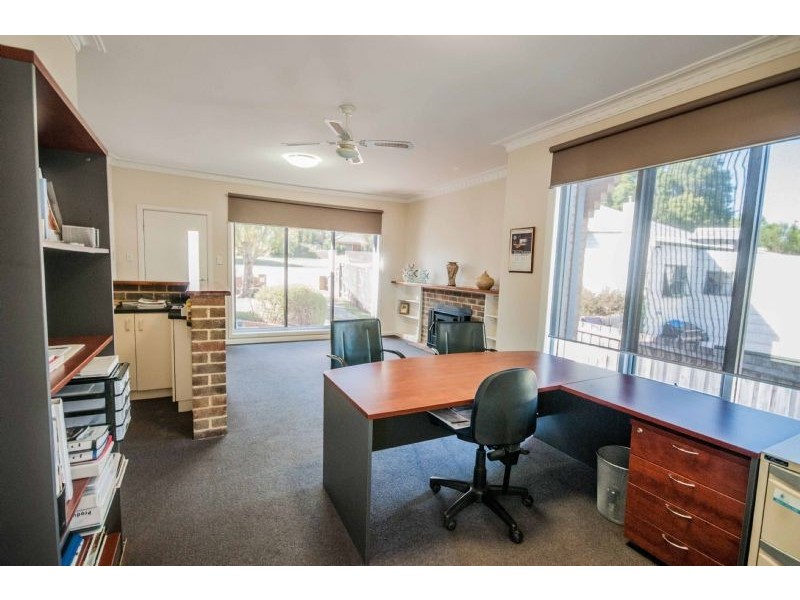 16 Sinclair Street, Drouin VIC 3818