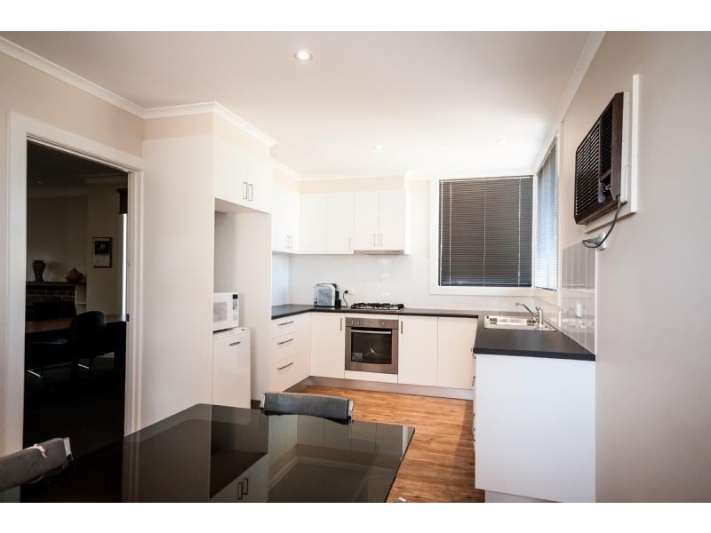 16 Sinclair Street, Drouin VIC 3818