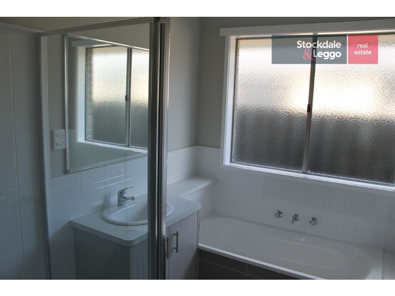 2/30 Burnett Court, Longwarry VIC 3816