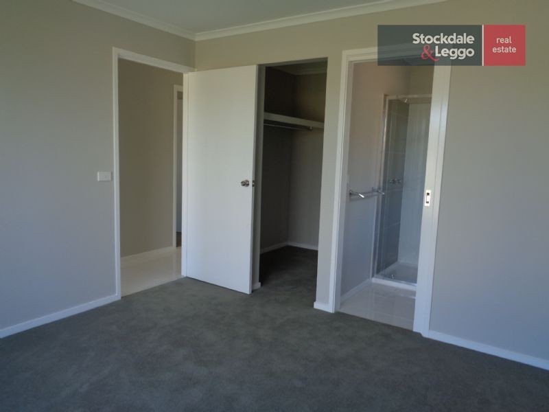 2/30 Burnett Court, Longwarry VIC 3816