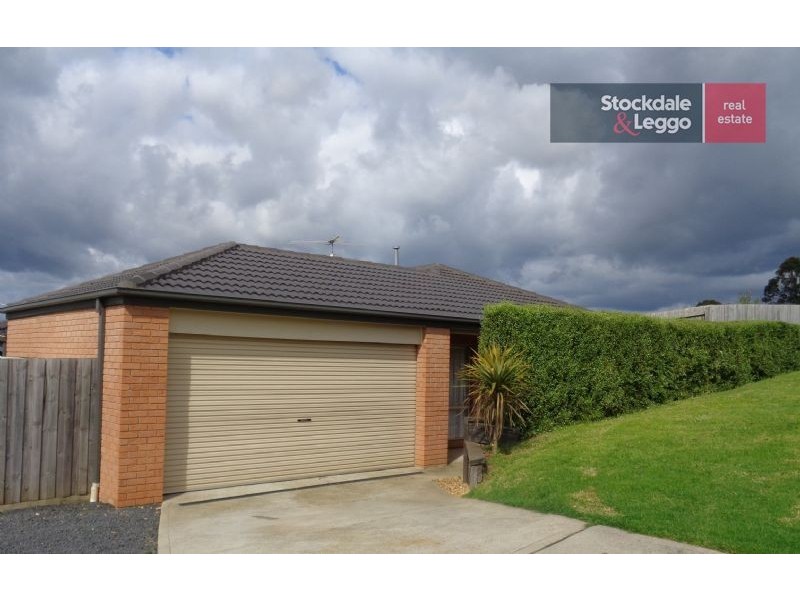 4 Vivian Court, Drouin VIC 3818
