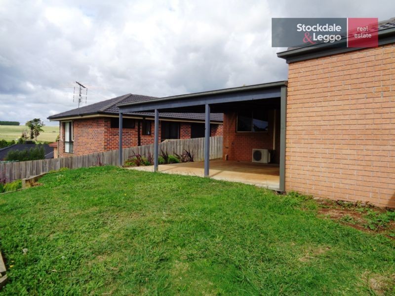 4 Vivian Court, Drouin VIC 3818