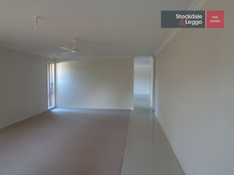 1a James Court, Drouin VIC 3818