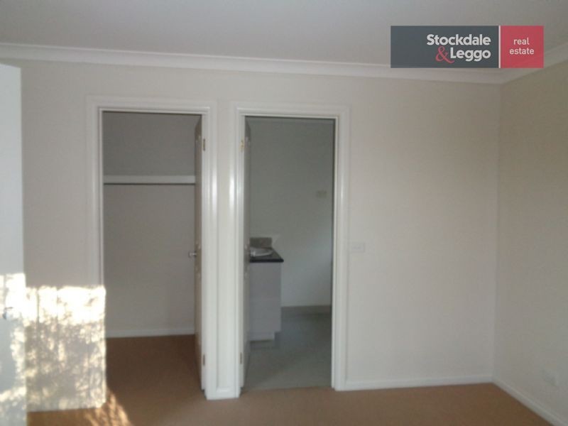 1a James Court, Drouin VIC 3818