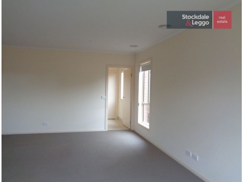 2/22 Main South Road, Drouin VIC 3818